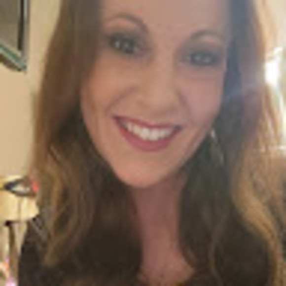 Meet your Posher, Julianne - Picture 1 of 1